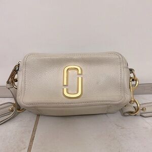 Marc Jacob’s Beige Crossbody